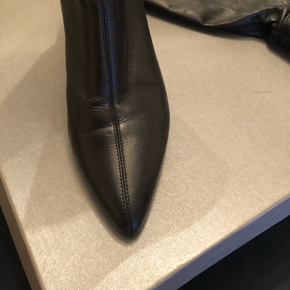 PRADA - Picture 7 of 16